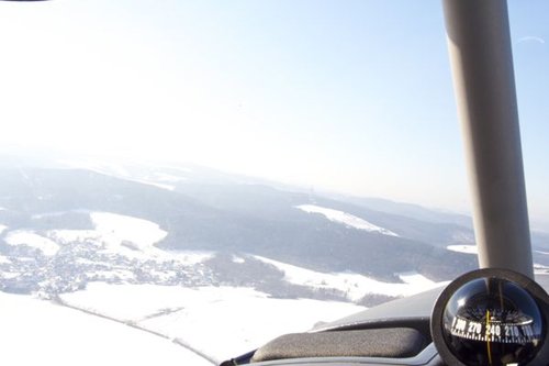 Flying on the rocks_5.jpg
