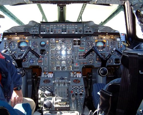 cockpit5n.jpg