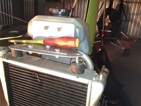 Aquilla 582 Radiator 4.jpg