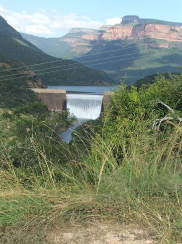 Blyde River Reservoir - Cables 1.jpg