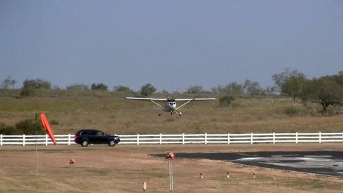 1104_plane_v_car03.jpeg