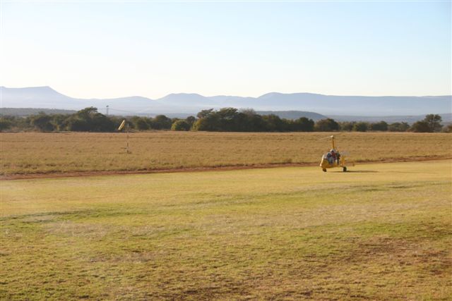 Moedville Fly-inn Theuns.JPG