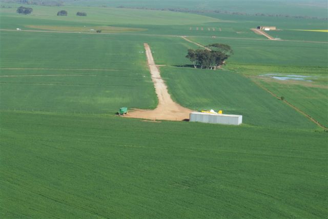 i prefer cropsprayers  on the ground where it doesnt matter if they dont talk.JPG