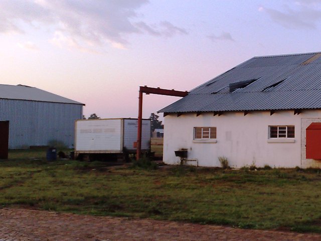 hangar2.jpg