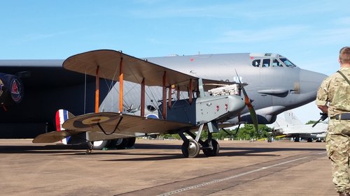 DH9 & B52 at RIAT 2017.jpg