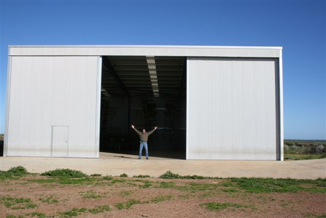 Hanger 009.jpg